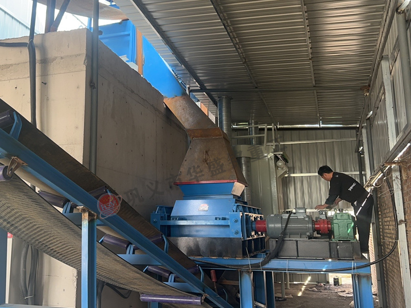山东济南600x750铣刨料齿辊生产线安装现场